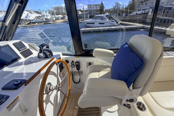 Lucky Boys 38ft MJM Yacht For Sale