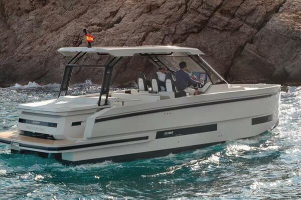 32ft De Antonio Yacht For Sale