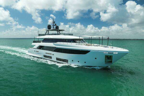 108-ft-Custom Line-2023-33 Navetta-LUMPASAURUS-Miami Florida United States yacht for sale