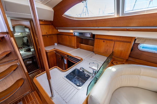 MAJESTIC 54ft Jeanneau Yacht For Sale