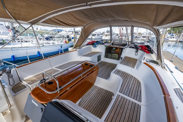 MAJESTIC 54ft Jeanneau Yacht For Sale