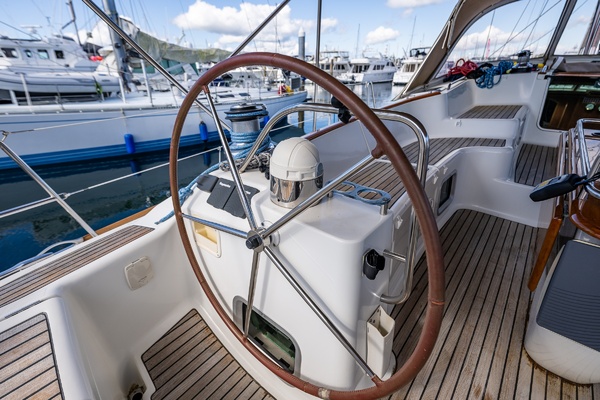 MAJESTIC 54ft Jeanneau Yacht For Sale
