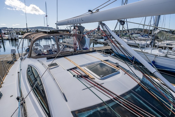 Jeanneau 54DS Yacht For Sale