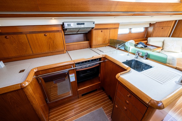 MAJESTIC 54ft Jeanneau Yacht For Sale