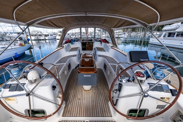 Jeanneau 54DS Yacht For Sale