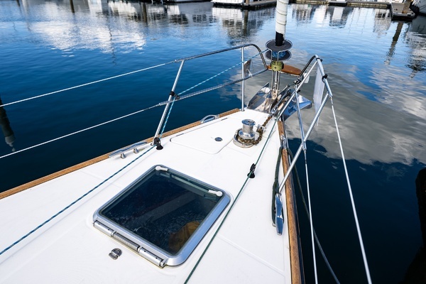 Jeanneau 54DS Yacht For Sale