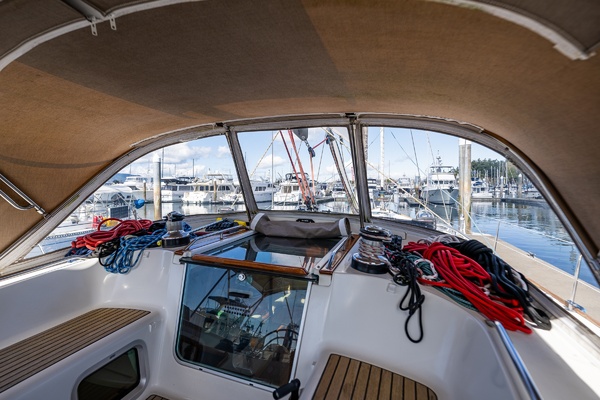 MAJESTIC 54ft Jeanneau Yacht For Sale