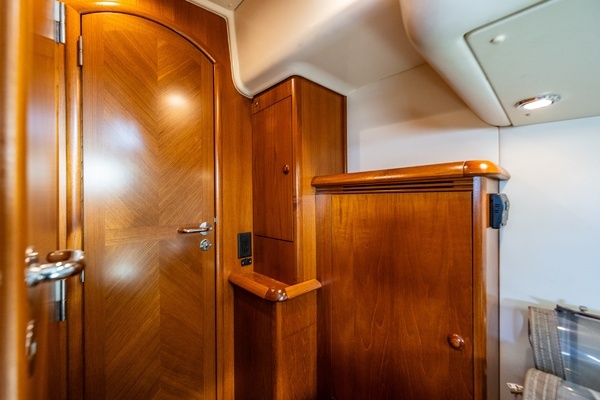 Jeanneau 54DS Yacht For Sale