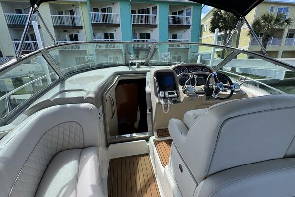 35ft Sea Ray Yacht For Sale