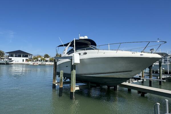 35ft Sea Ray Yacht For Sale