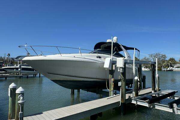 Photo of the 2002 Sea Ray 320 Sundancer