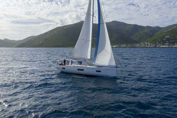Beneteau Oceanis Yacht 54 Yacht For Sale