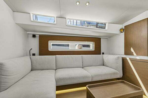 Beneteau Oceanis Yacht 54 Yacht For Sale
