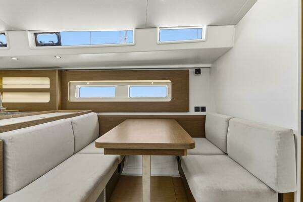 Beneteau Oceanis Yacht 54 Yacht For Sale