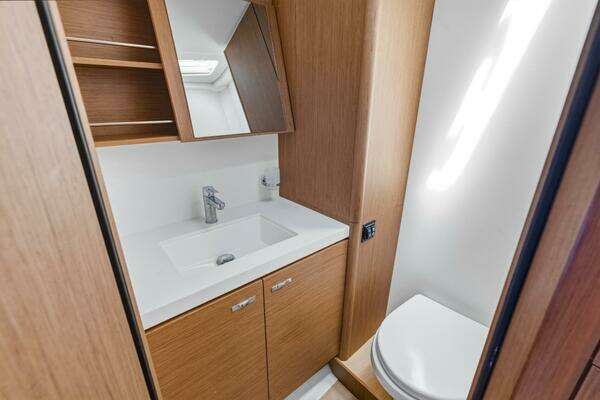Beneteau Oceanis Yacht 54 Yacht For Sale