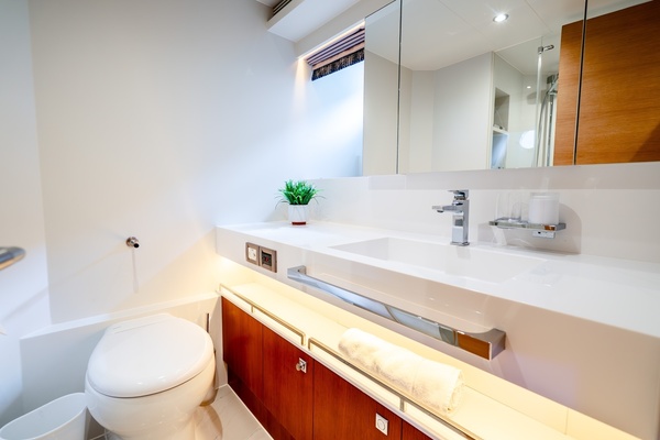 ONE MORE TIME 80ft Horizon Yacht For Sale