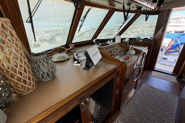 LADY RAE 58ft Hatteras Yacht For Sale