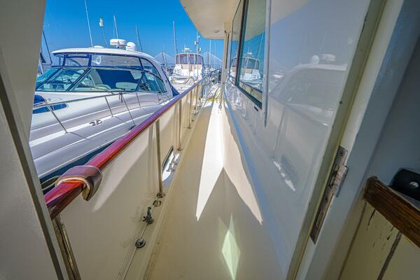 LADY RAE 58ft Hatteras Yacht For Sale