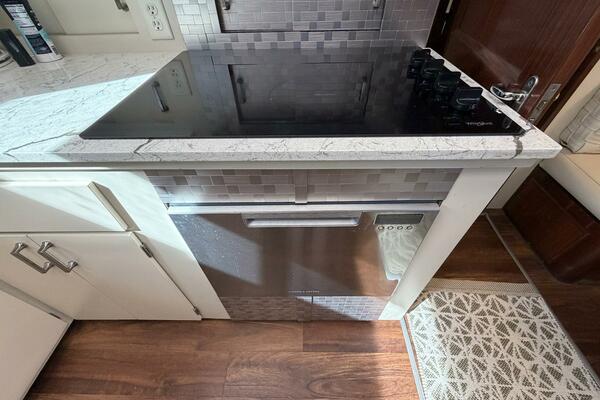 LADY RAE 58ft Hatteras Yacht For Sale