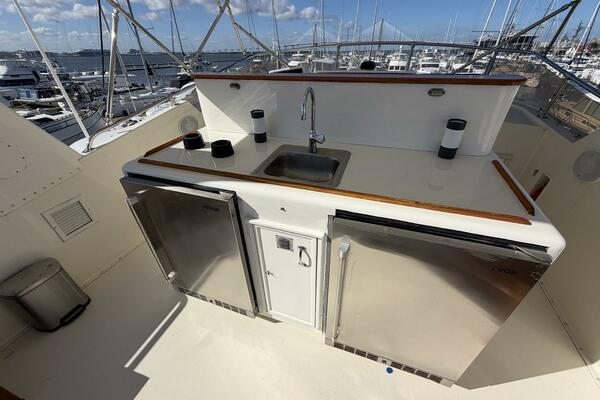 LADY RAE 58ft Hatteras Yacht For Sale