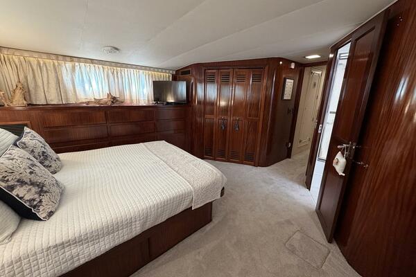 LADY RAE 58ft Hatteras Yacht For Sale