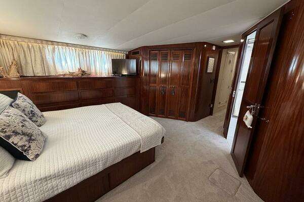Hatteras Motor Yacht Yacht For Sale