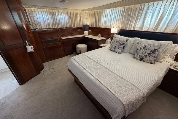 LADY RAE 58ft Hatteras Yacht For Sale