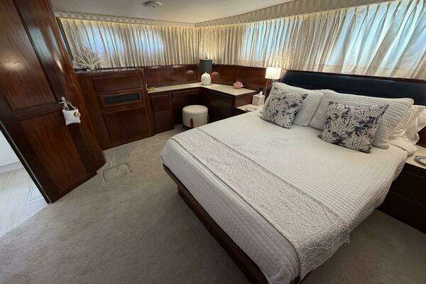 Hatteras Motor Yacht Yacht For Sale
