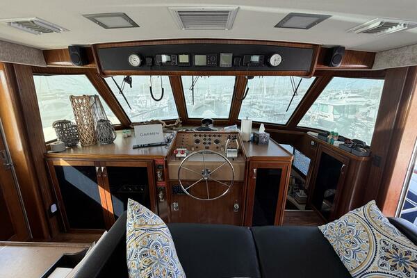 LADY RAE 58ft Hatteras Yacht For Sale