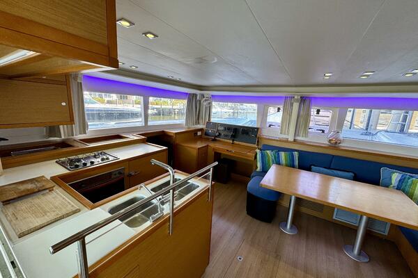 TOMCAT 45ft Lagoon Yacht For Sale