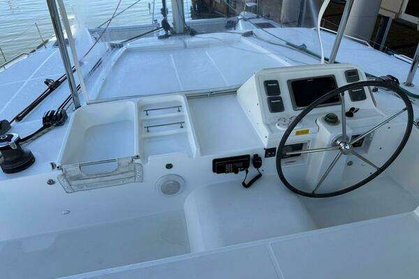 Photo of the 2012 Lagoon 450 F "TOMCAT"