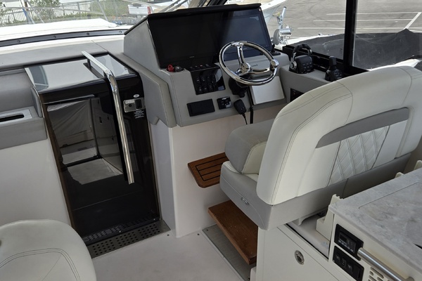 36ft Regal Yacht For Sale