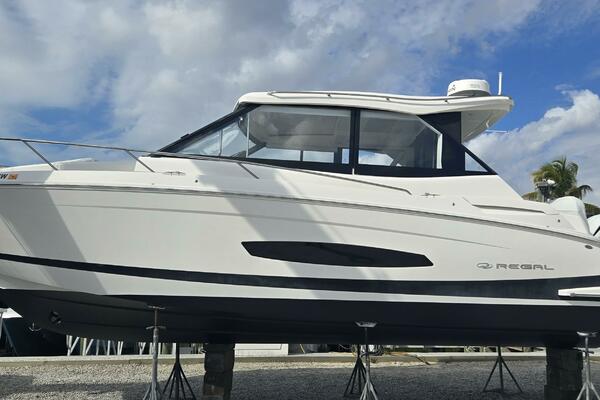 36ft Regal Yacht For Sale