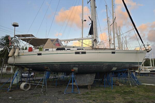 Adelie II 45ft Beneteau Yacht For Sale