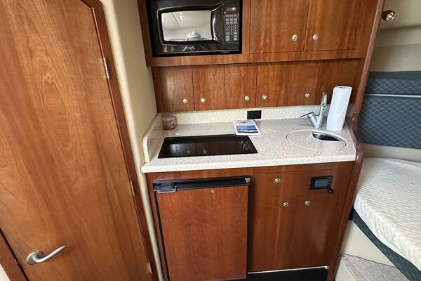 Tropical High 33ft Rampage Yacht For Sale