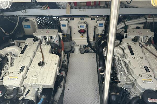 Tropical High 33ft Rampage Yacht For Sale