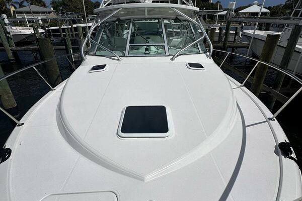 Tropical High 33ft Rampage Yacht For Sale
