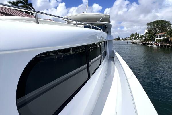 SAVOIR FAIRE 120ft Broward Yacht For Sale
