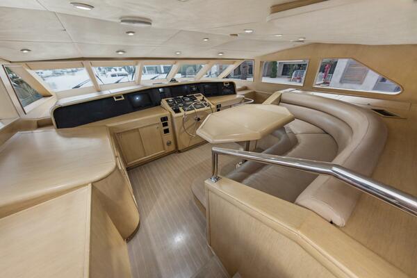 SAVOIR FAIRE 120ft Broward Yacht For Sale