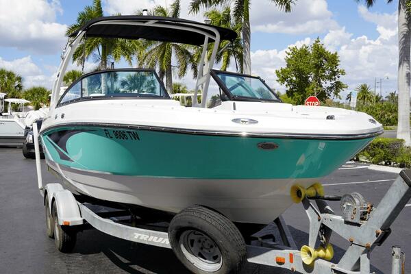 22ft Monterey Yacht For Sale