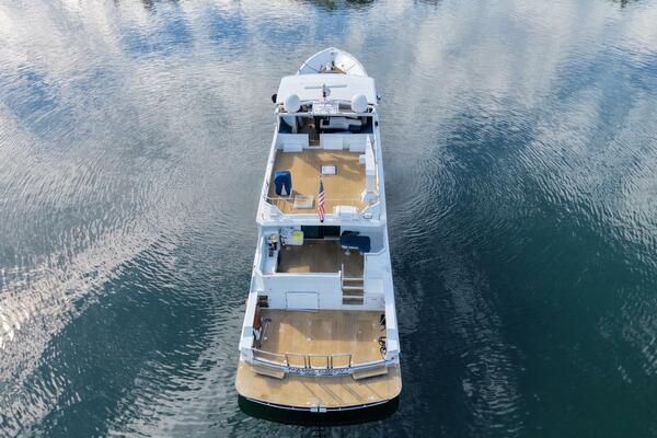 BURNING DAYLIGHT 96ft Broward Yacht For Sale