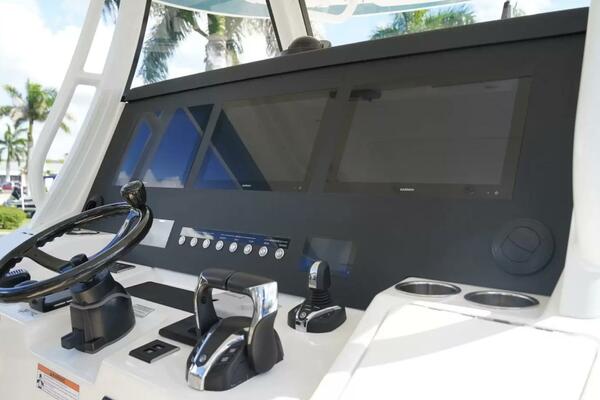 37ft Regulator Yacht For Sale