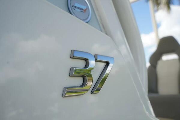 37ft Regulator Yacht For Sale