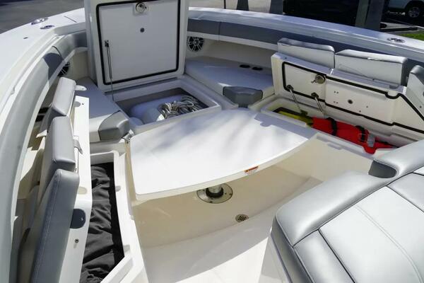 37ft Regulator Yacht For Sale