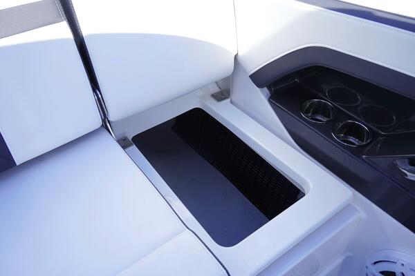 27ft Monterey Yacht For Sale