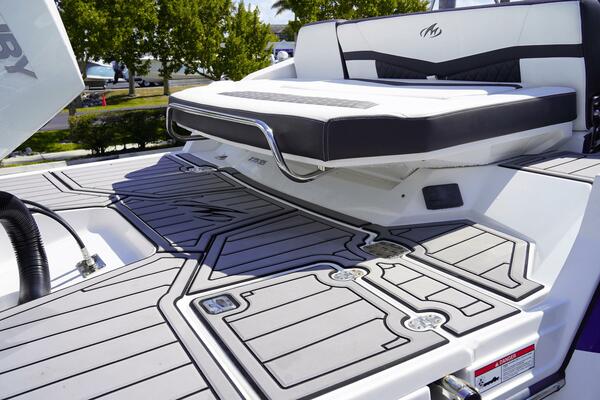 27ft Monterey Yacht For Sale