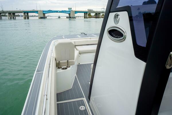 28ft Aquila Yacht For Sale