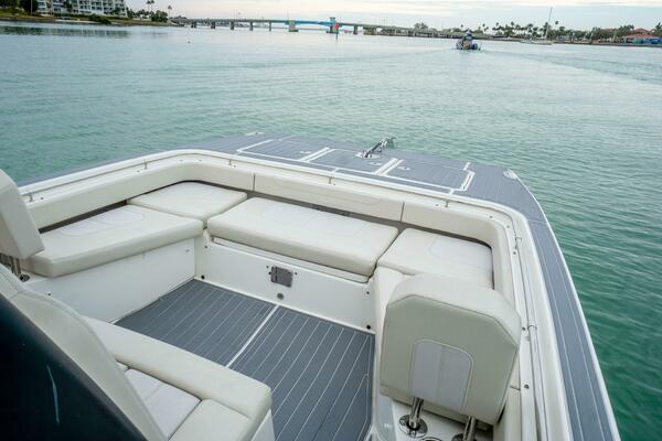 28ft Aquila Yacht For Sale