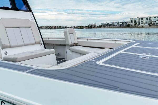 28ft Aquila Yacht For Sale