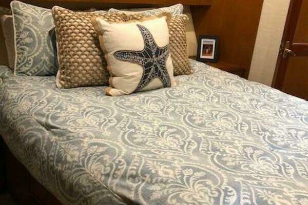 1998 Ocean Yachts 53